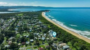 Maldas Retreat Pet Friendly Absolute Beachfront with Spa, Culburra Beach